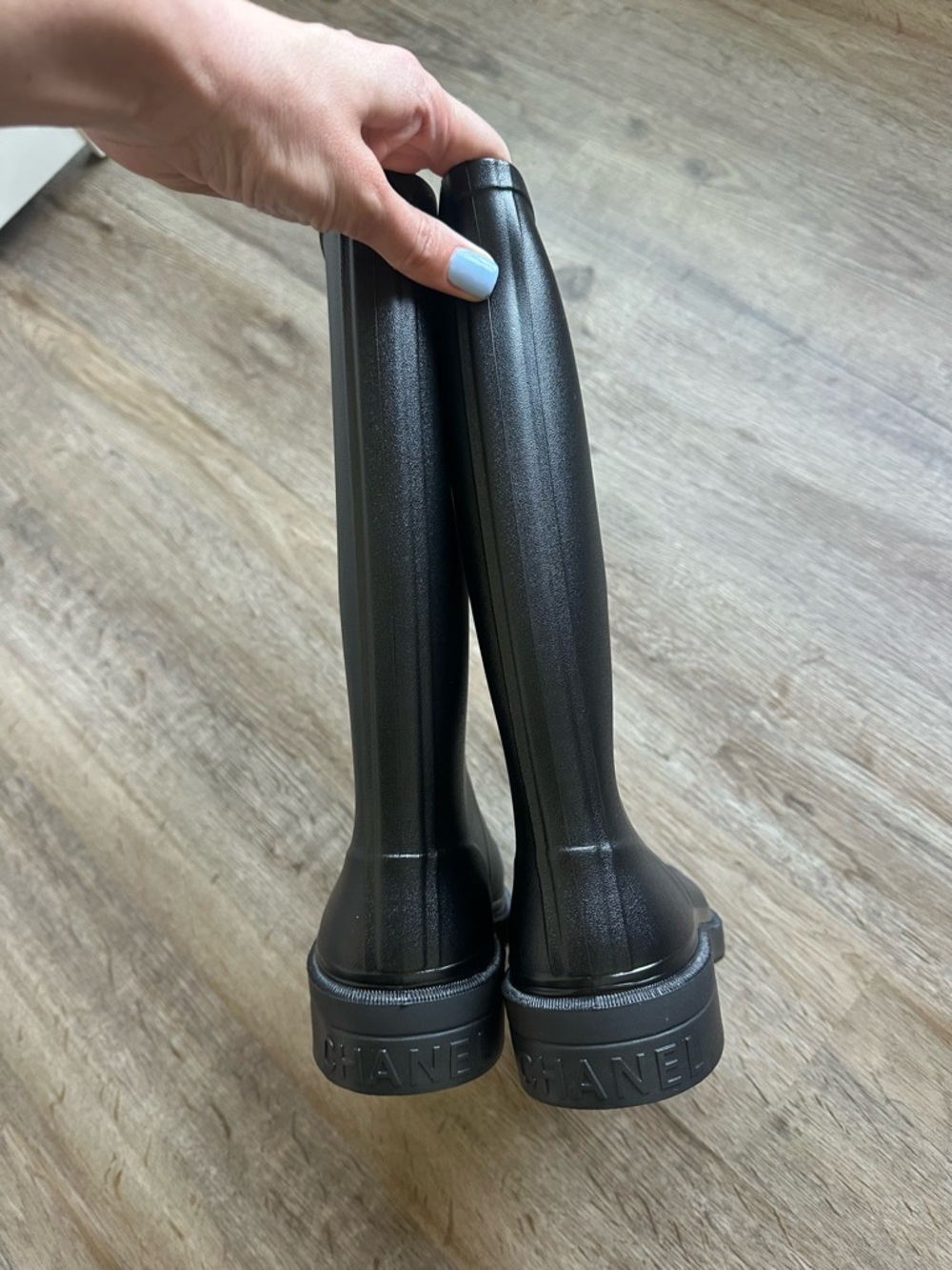 CHANEL Black Rain Boots with White CC Logo - Picture 4 of 8